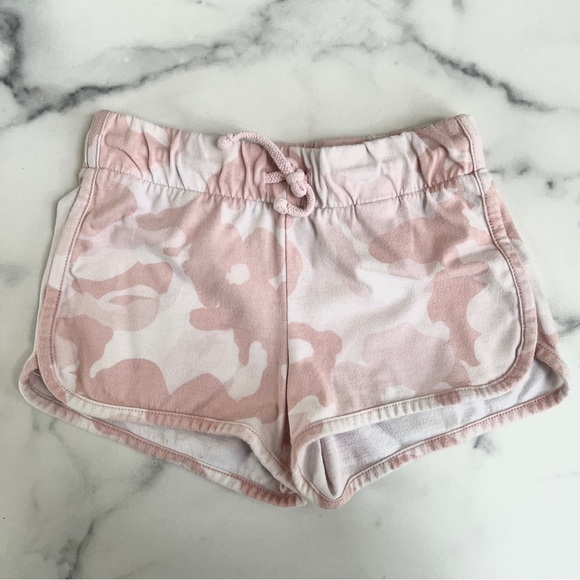Old Navy Other - Old Navy Dolphin-Hem Cheer Shorts, Pink Camo, Size S (6-7)